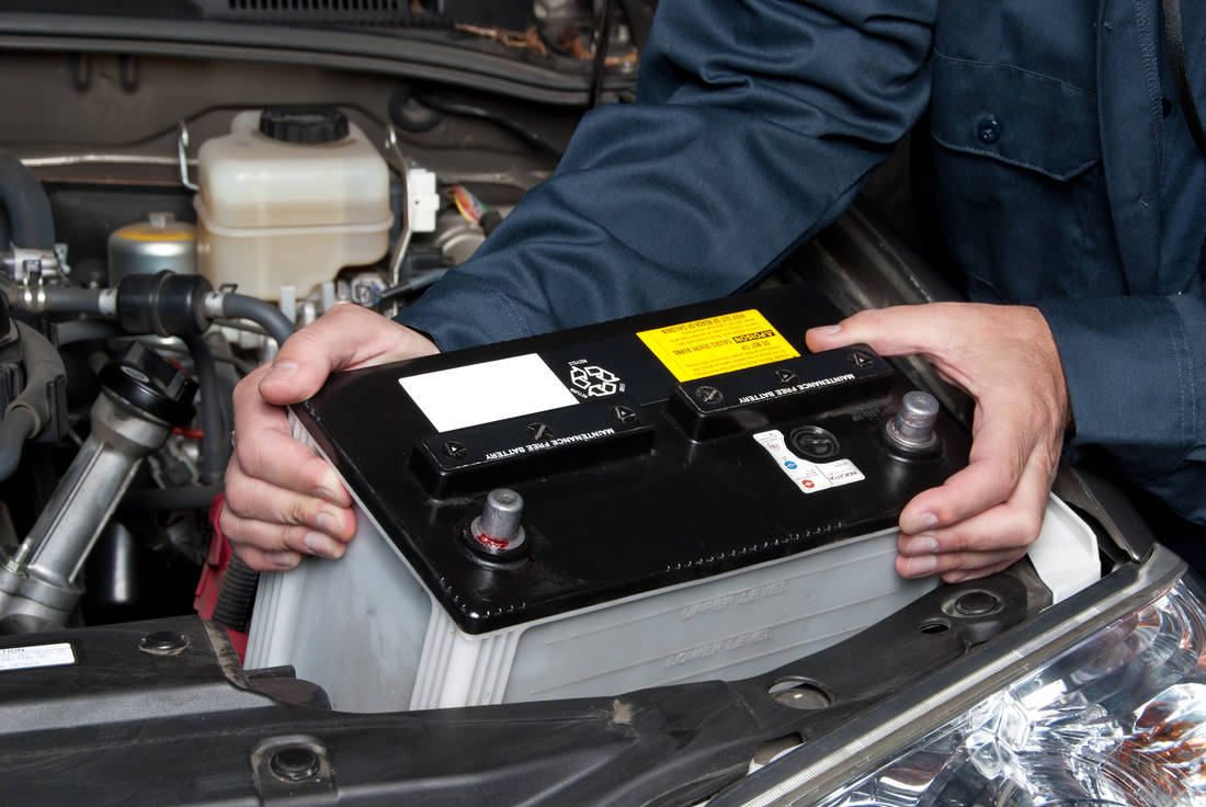Come Staccare La Batteria Dell Auto Auto Pronta