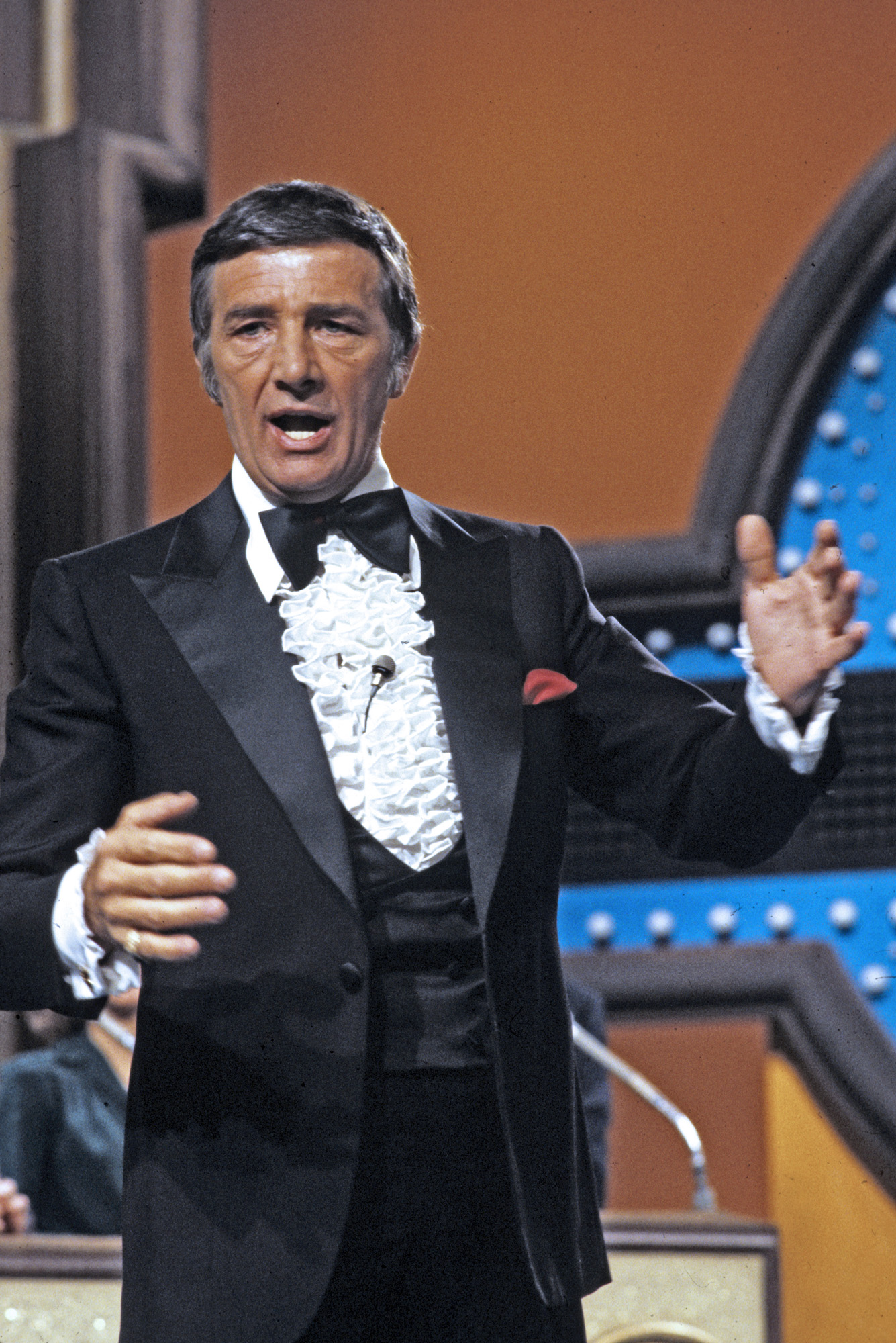 Richard Dawson ‘Family Feud’ host and one of ‘Hogan’s Heroes,’ dies at