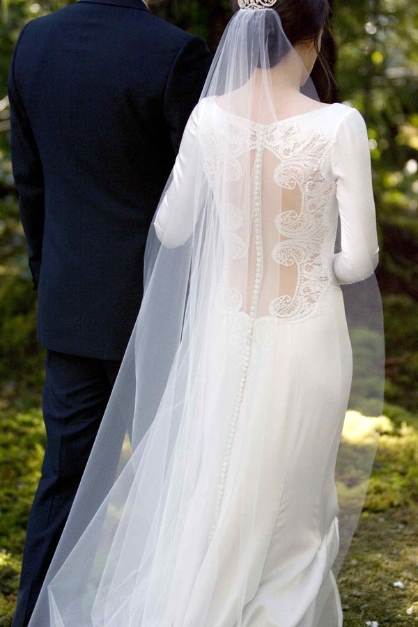 First Photos of Bella's Breaking Dawn Wedding Dress! BridalGuide