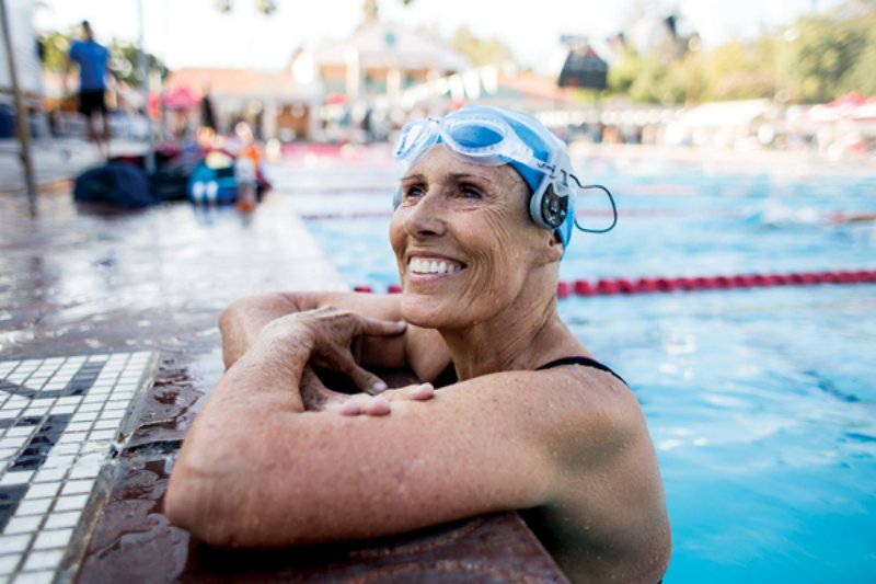 Diana Nyad Joins Beverly Hills’ “Walk With The Mayor” Canyon News