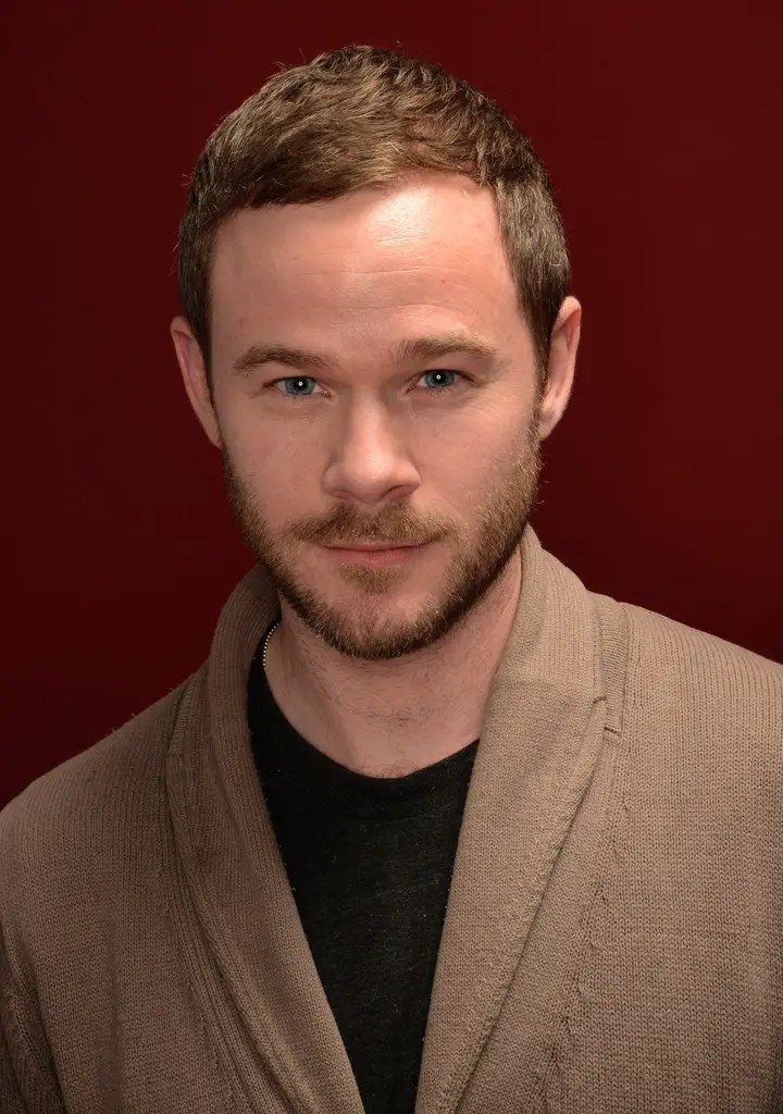 Aaron Ashmore Age, Weight, Height, Measurements Celebrity Sizes