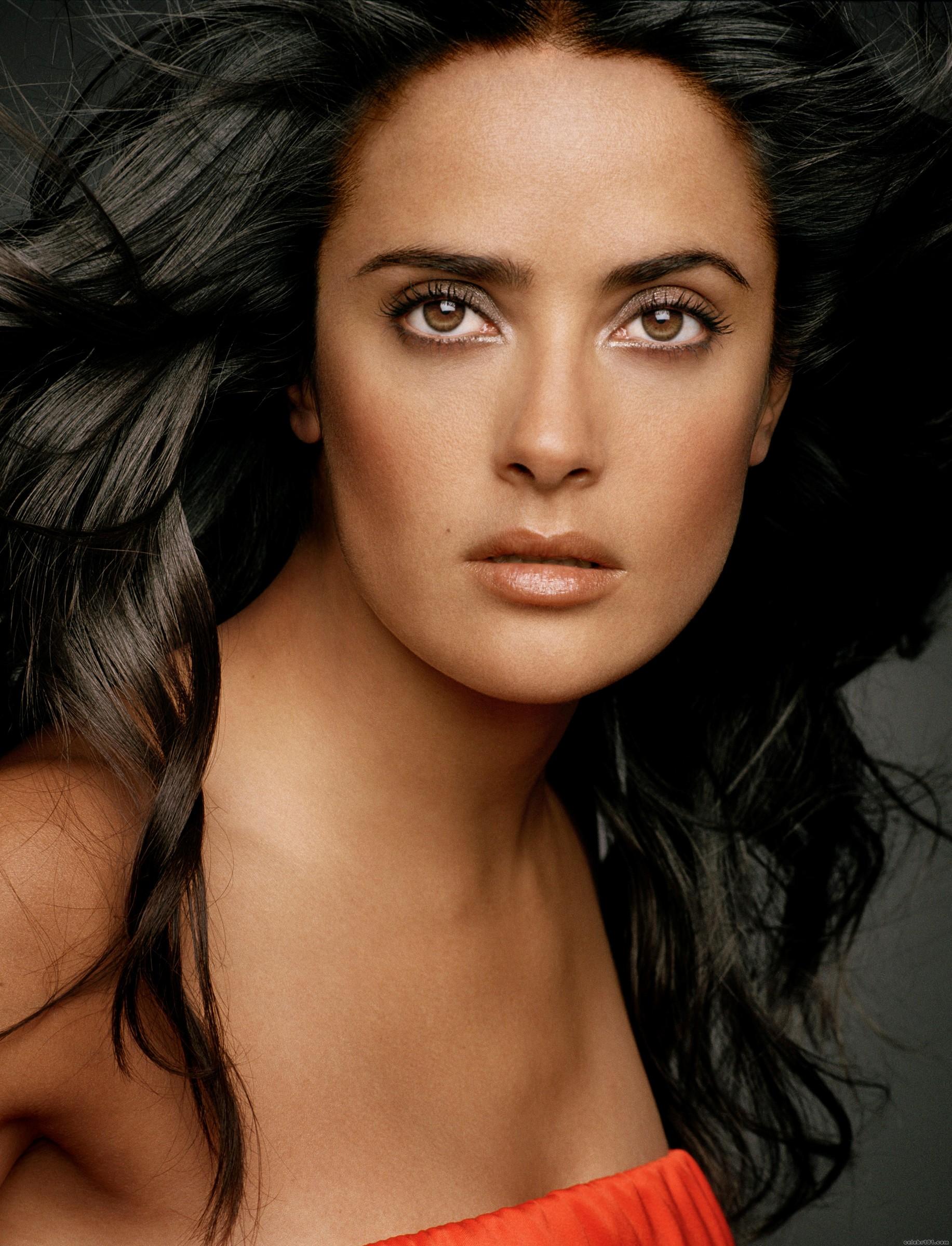 Salma Hayek High quality image size 1833x2400 of Salma Hayek Photos