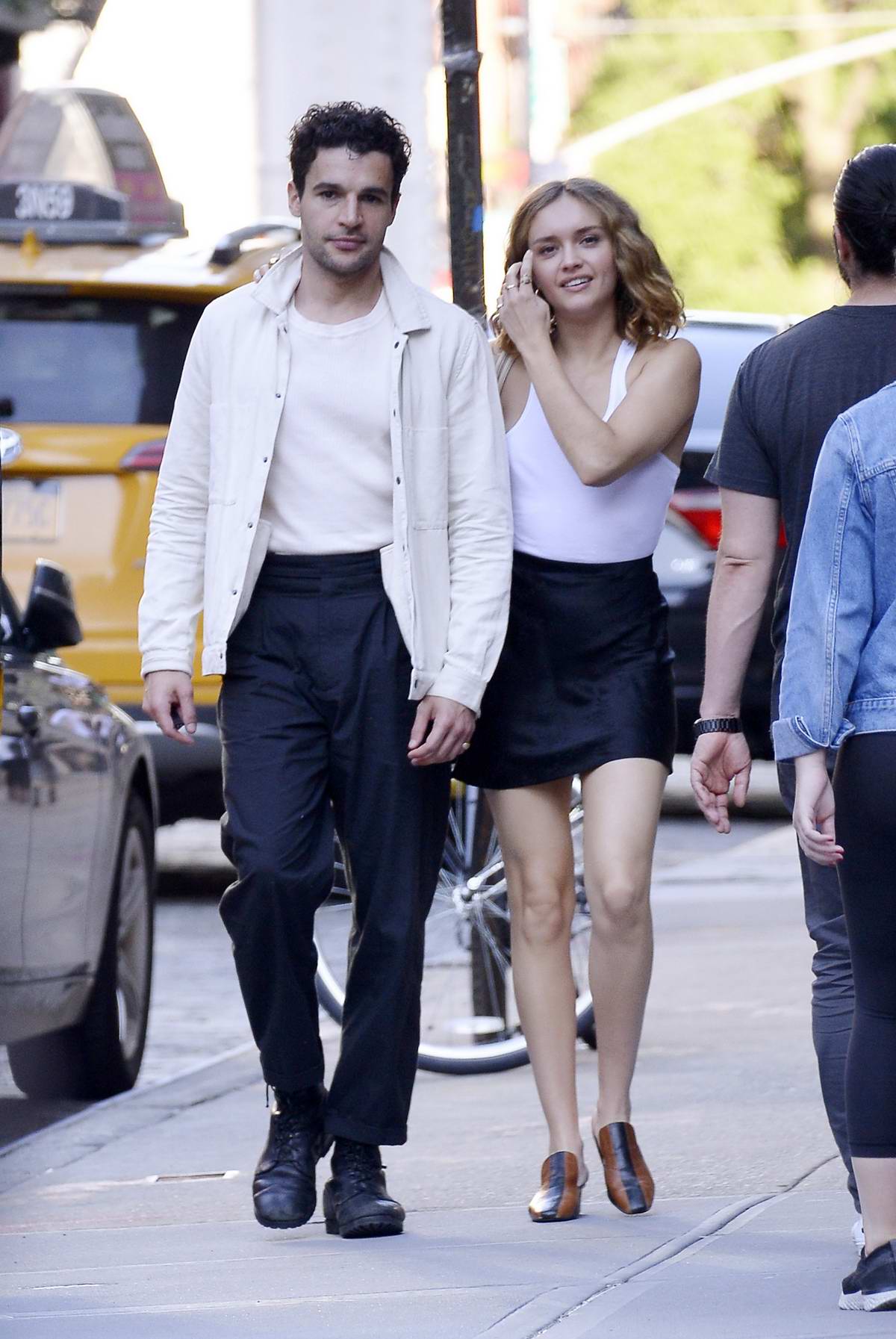 olivia cooke and boyfriend christopher abbott steps out for a romantic