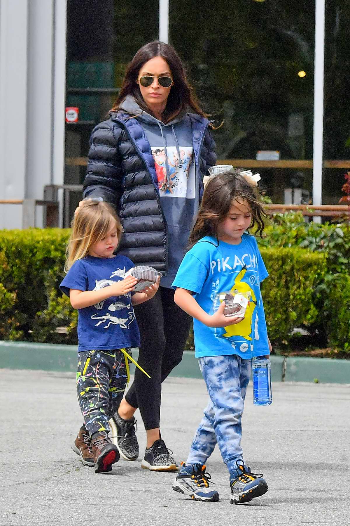 Megan Fox and Brian Austin Green take their kids to a grocery store for