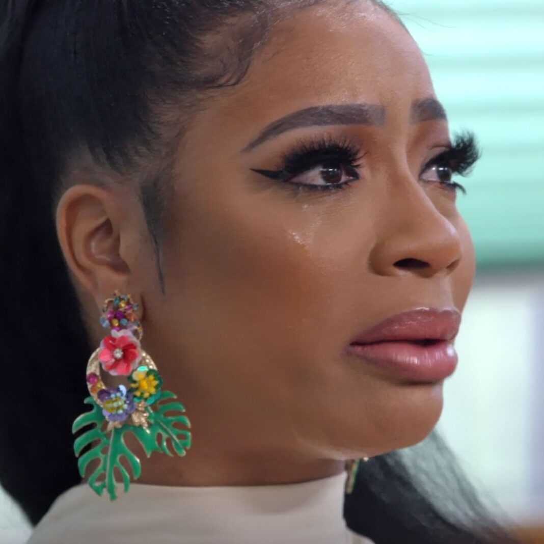 Tommie Lee Set To Grandmother At 35 Years Old Chart Attack