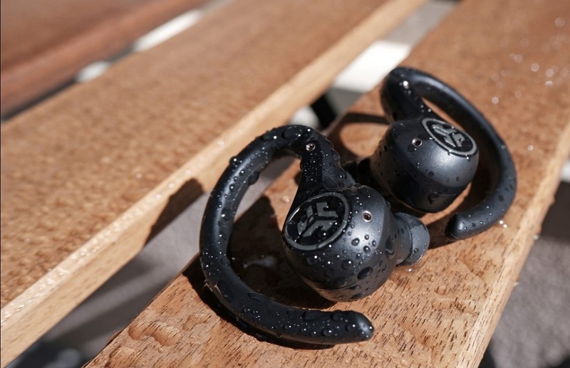 Can You Wear AirPods in the Shower? (All You Need to Know) Cherry Picks