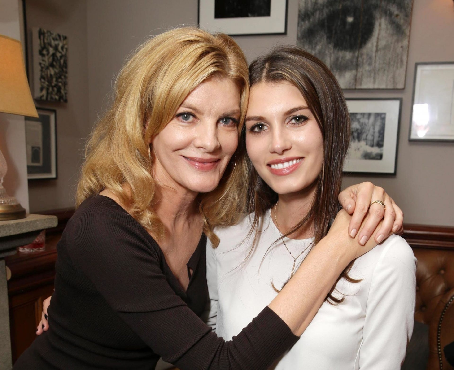 Rene Russo Family Photos, Husband, Daughter, Age, Height