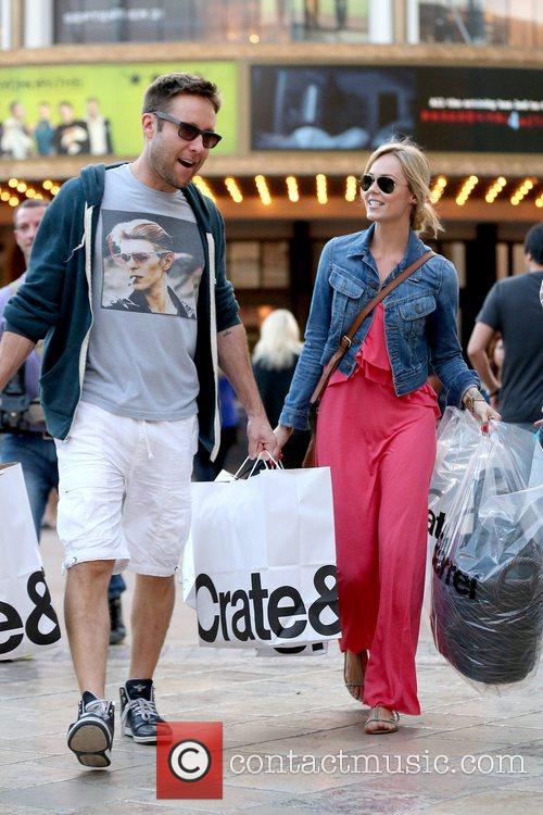 Actor Michael Rosenbaum has his hands full as he leaves Crate