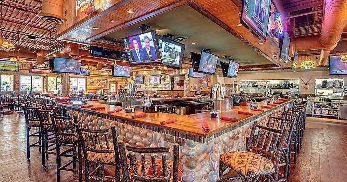 New Twin Peaks restaurant debuts today in West Chester