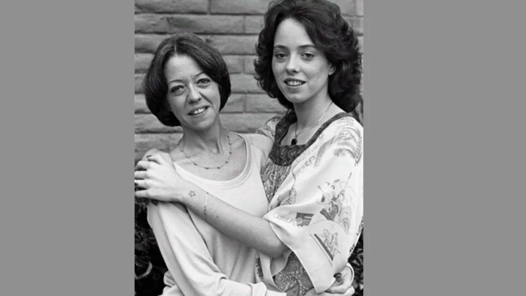 Suzy PhillipsJanuary Facts About Mackenzie Phillips' Mother Dicy Trends