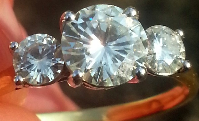 Key Difference - Moissanite vs Morganite