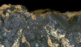 Key Difference - Pyrolusite vs Psilomelane