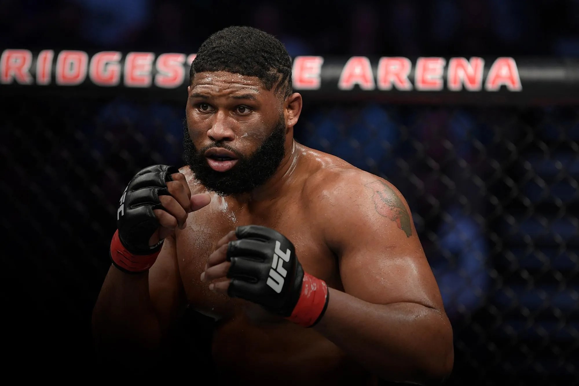 Curtis Blaydes reacciona tras quedar fuera del mapa por el título de