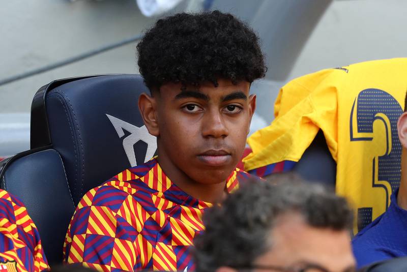 Lamine Yamal, l'enfant prodige du FC Barcelone, a l'embarras du choix
