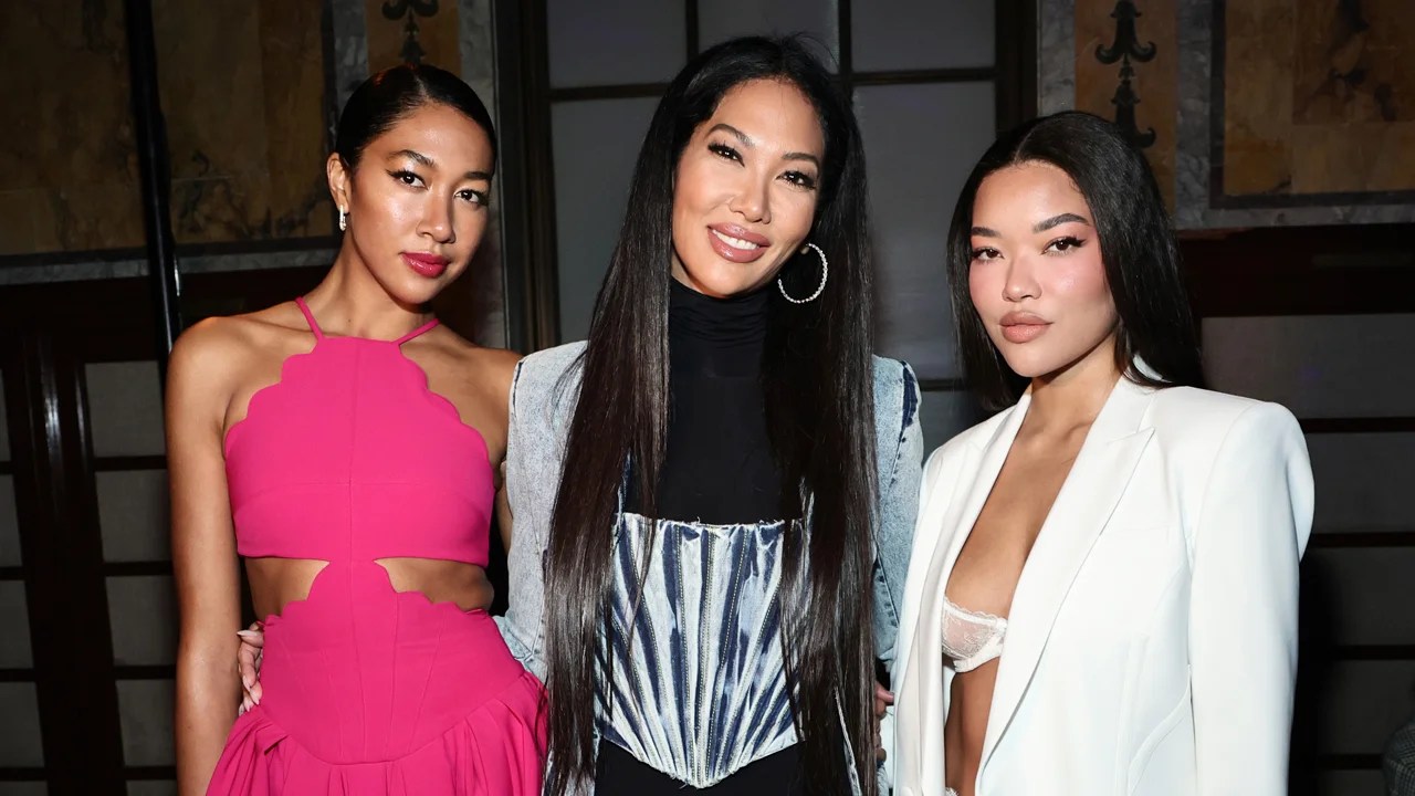 Why Kimora Lee Simmons and Her Daughters Ming and Aoki Are Hesitant to