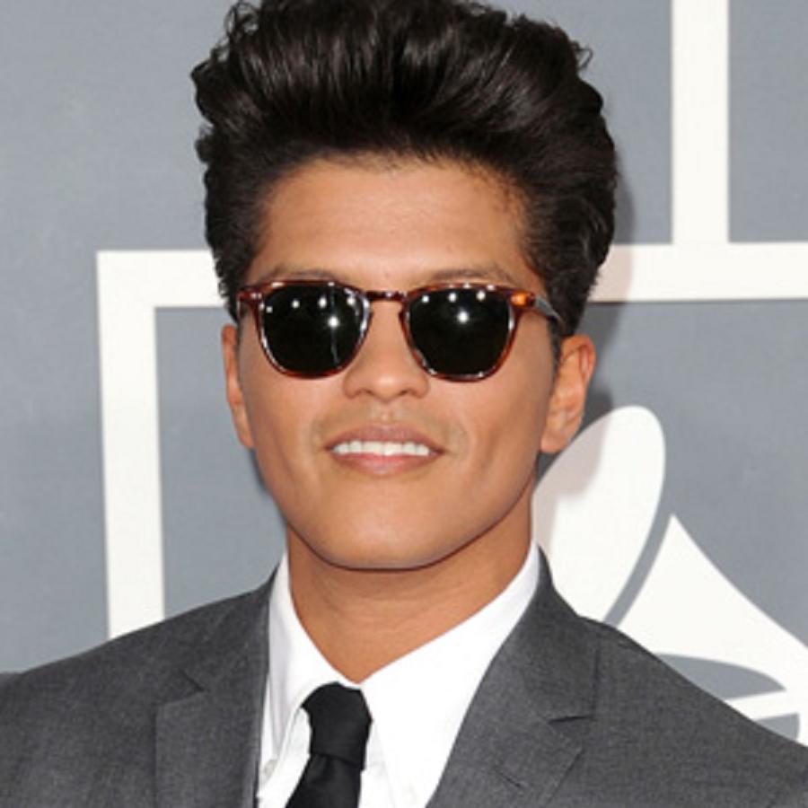 Bruno Mars Net Worth (2021), Height, Age, Bio and Real Name