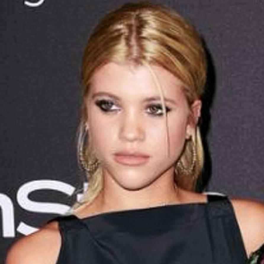 Sofia Richie Net Worth (2021), Height, Age, Bio and Facts