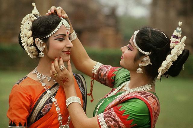 India-orissi-dance-back-stage-Ph. Angelo-Redaelli Orissi dance back stage, India. Ph. Angelo-Redaelli
