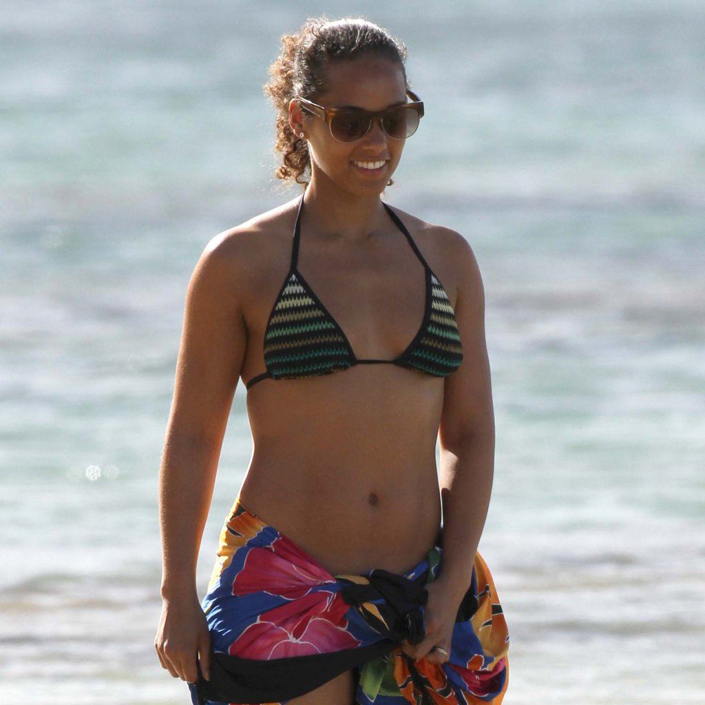 Top 30 Hot and Sexy Alicia Keys Bikini Photos FunRoundup