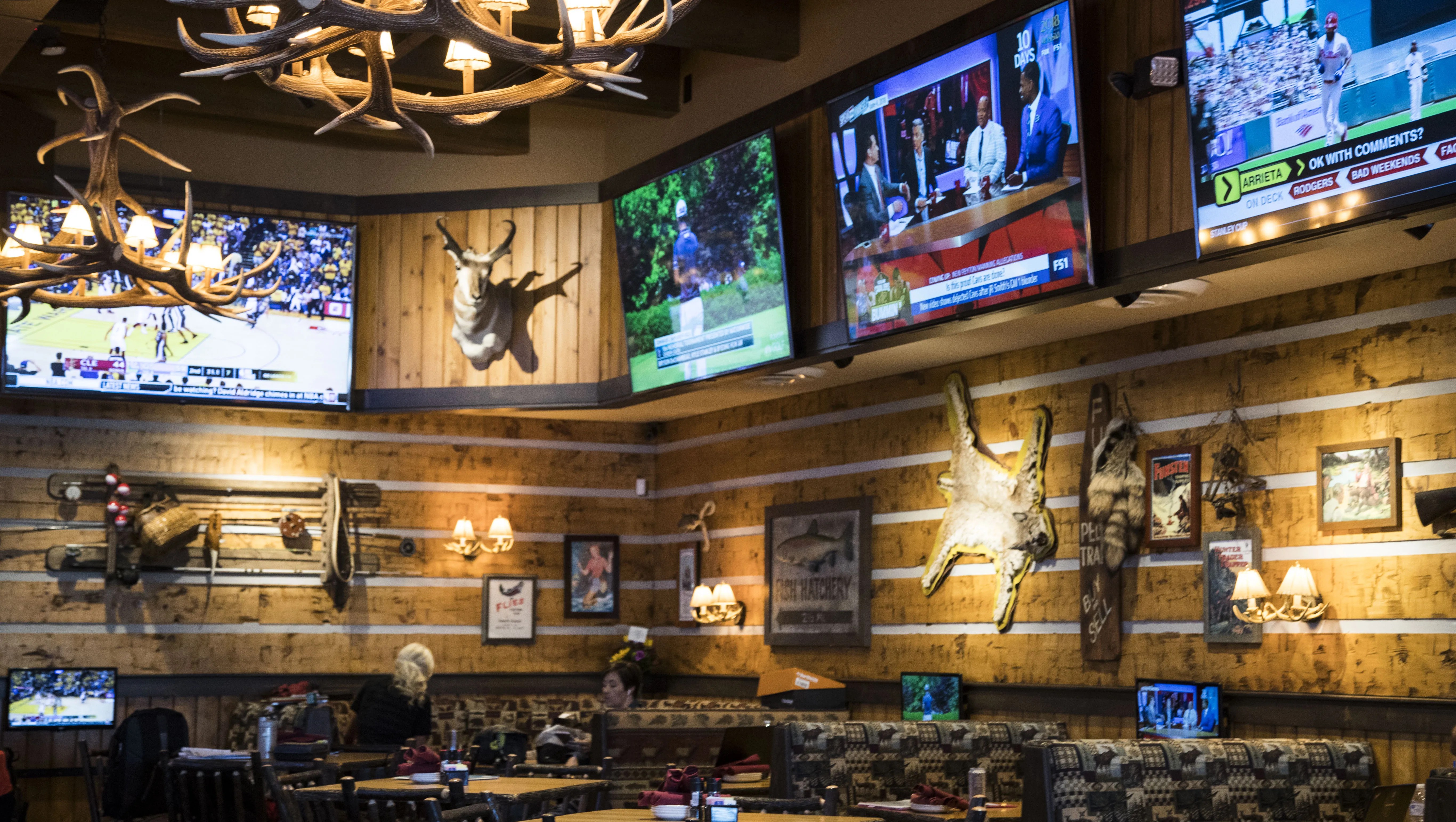 Twin Peaks' new restaurant in Glendale is like a hunter's dream home