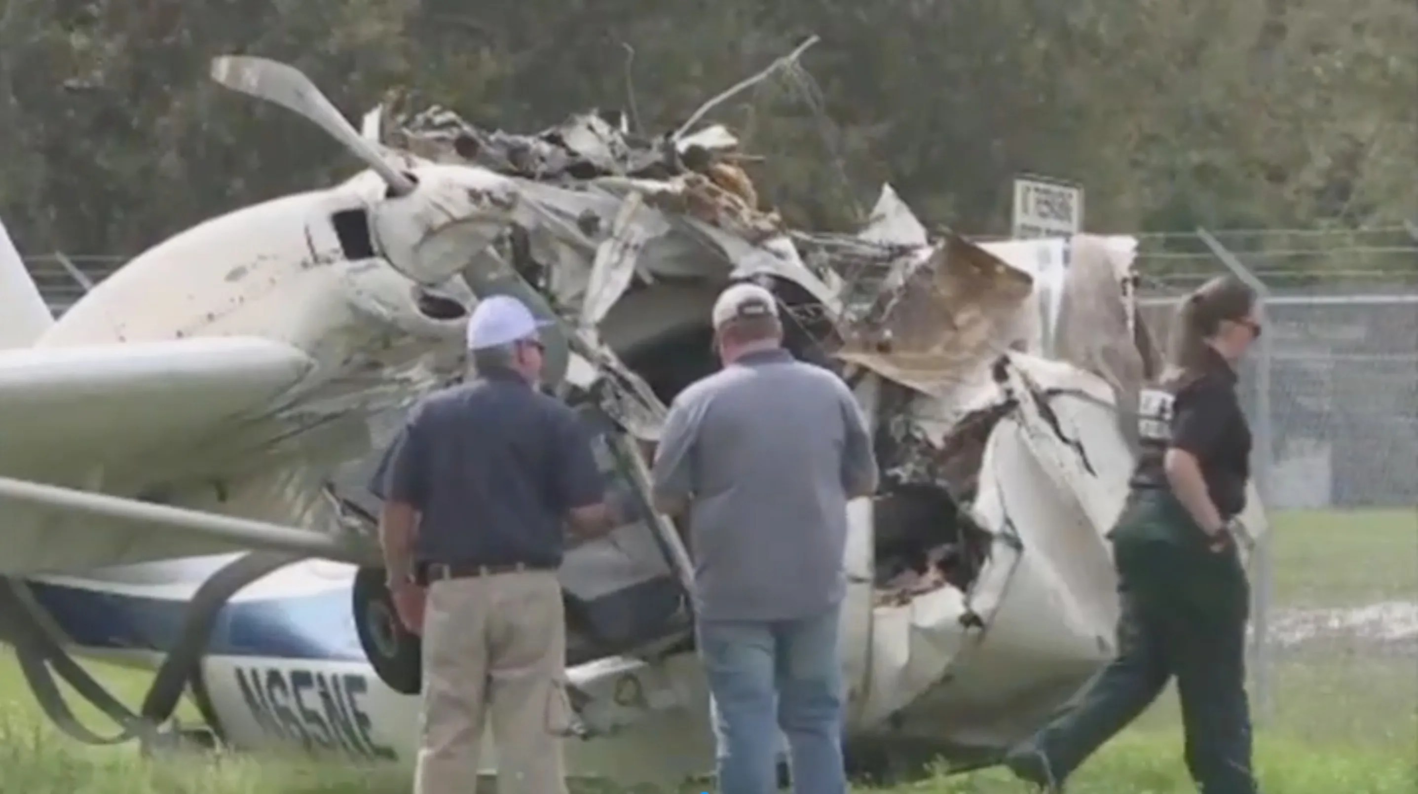 Plane crash into Florida home Pilot killed, teen girl pinned to wall