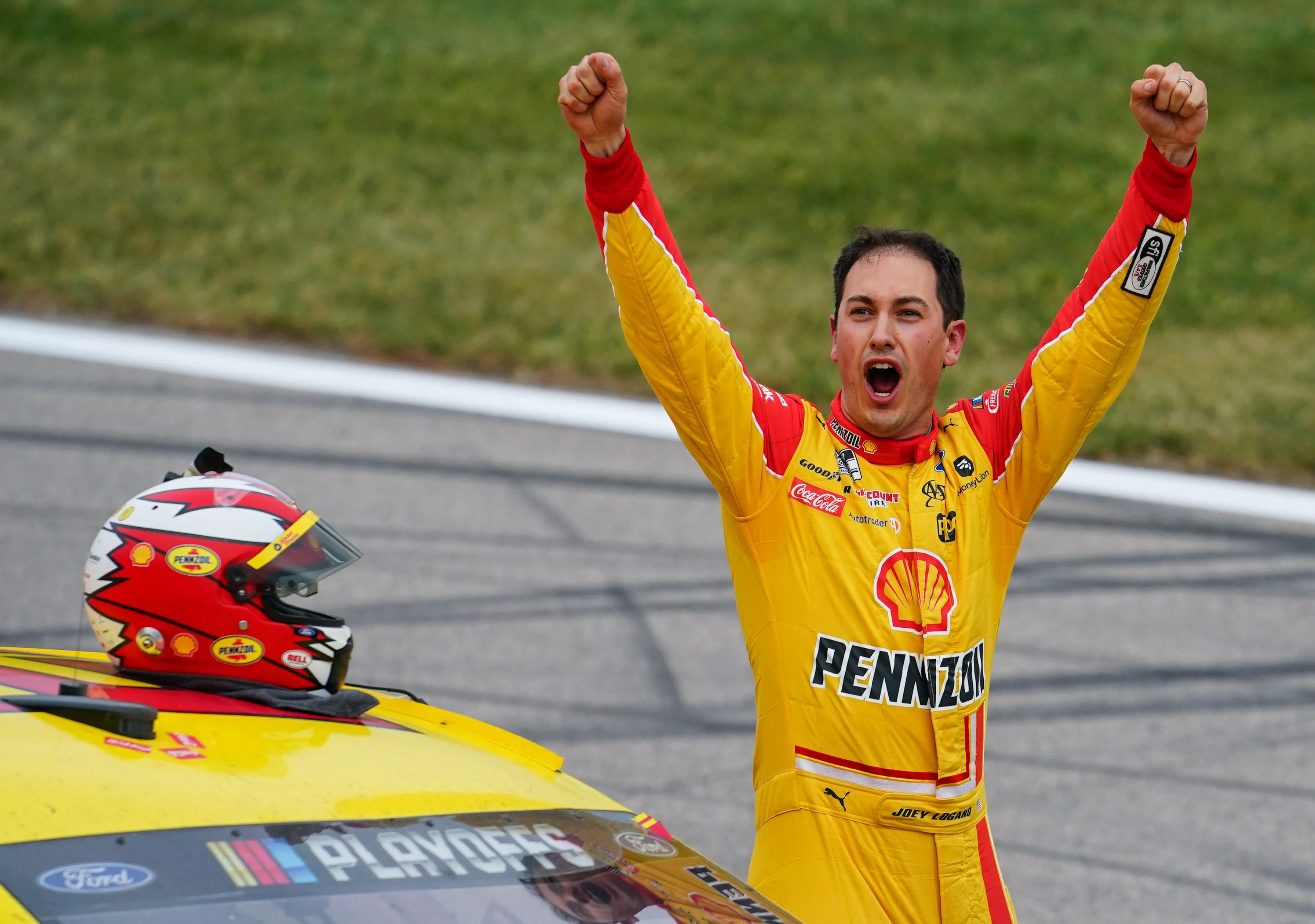 Joey Logano wins NASCAR Kansas playoff race, clinches spot in final 4