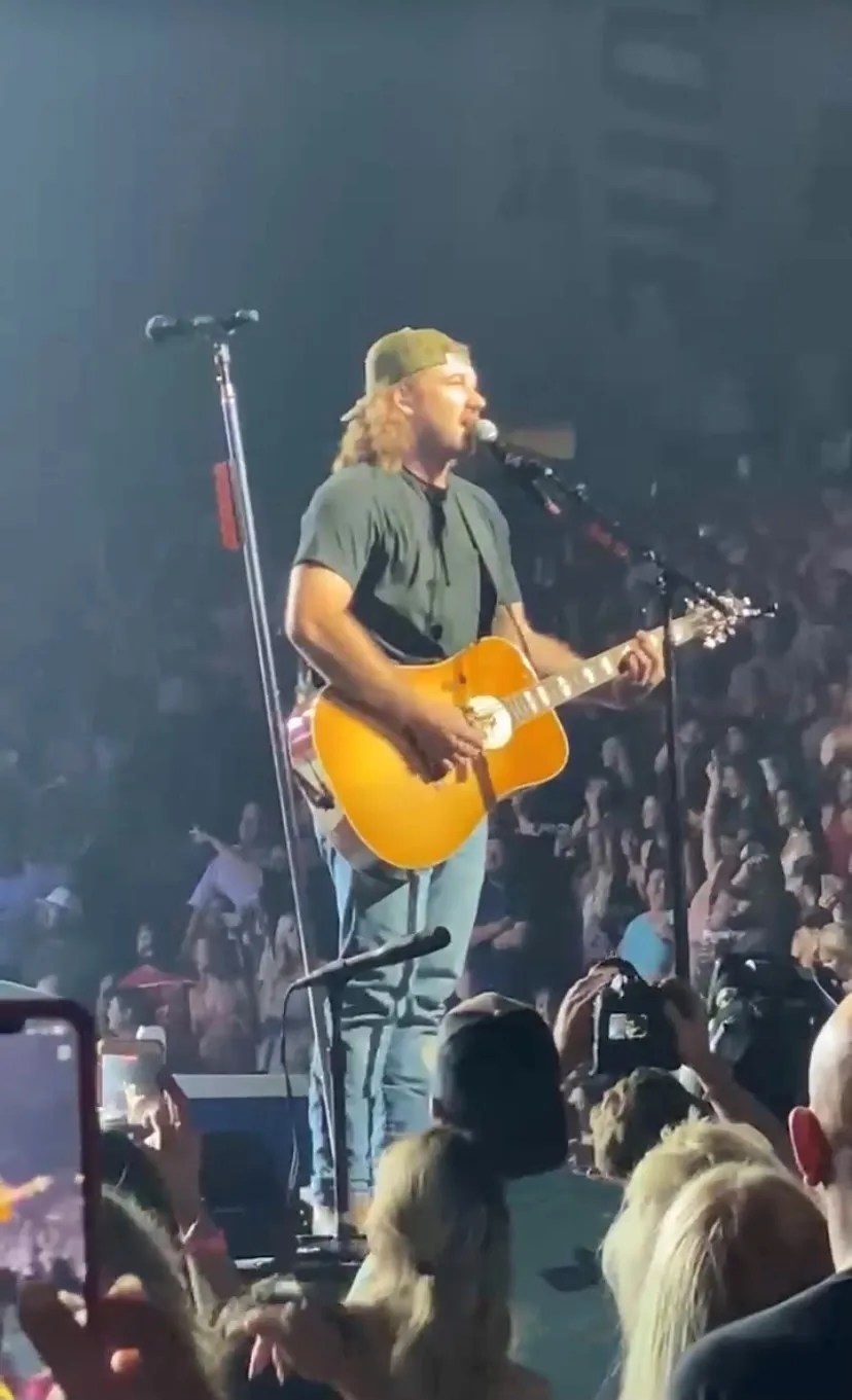 Wallen makes surprise appearance at Luke Bryan concert