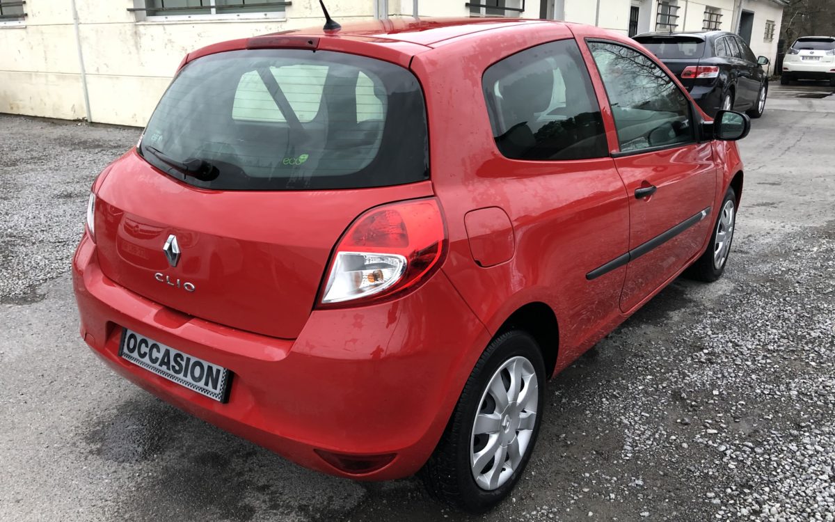 Renault Clio 3 Authentique 1.2i 75ch Vehicules d