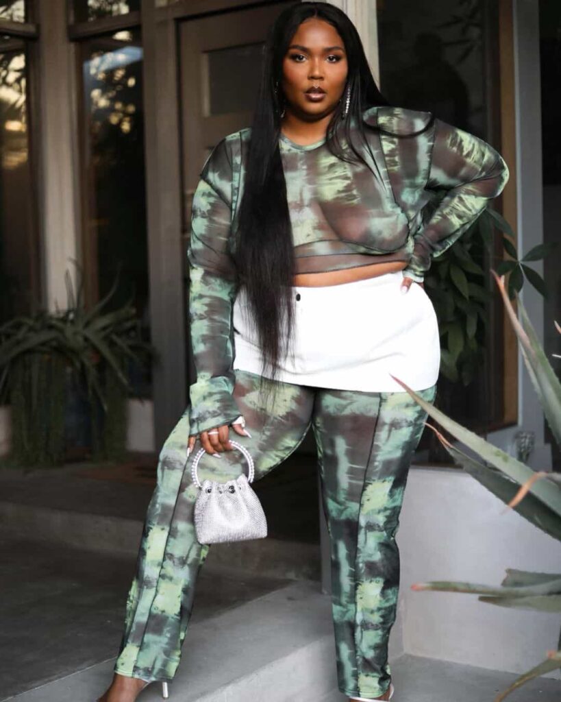 So Cool! 10 Outfit Ideas From Lizzo That You Can Follow Gluwee