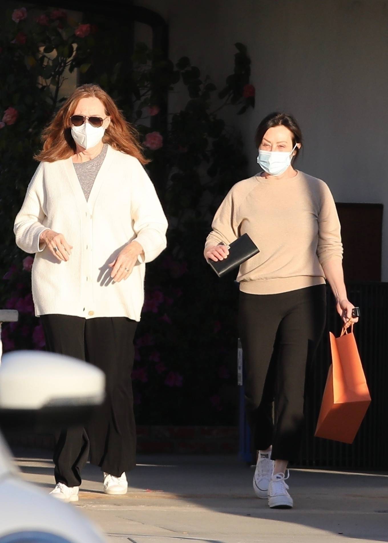 Shannen Doherty With her mother Rosa Elizabeth shopping in Malibu