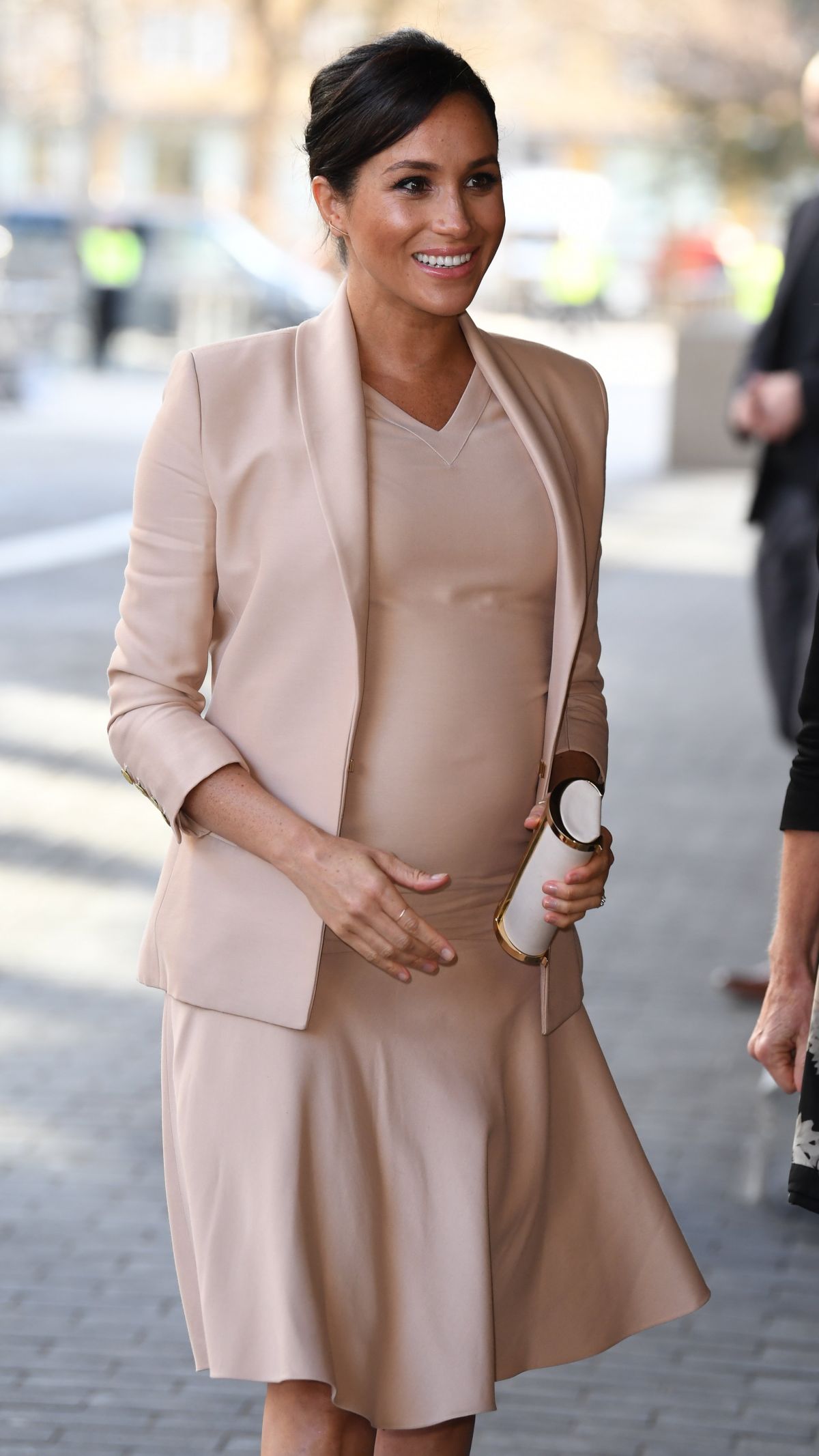 Pregnant MEGHAN MARKLE Leaves National Theatre in London 01/30/2019