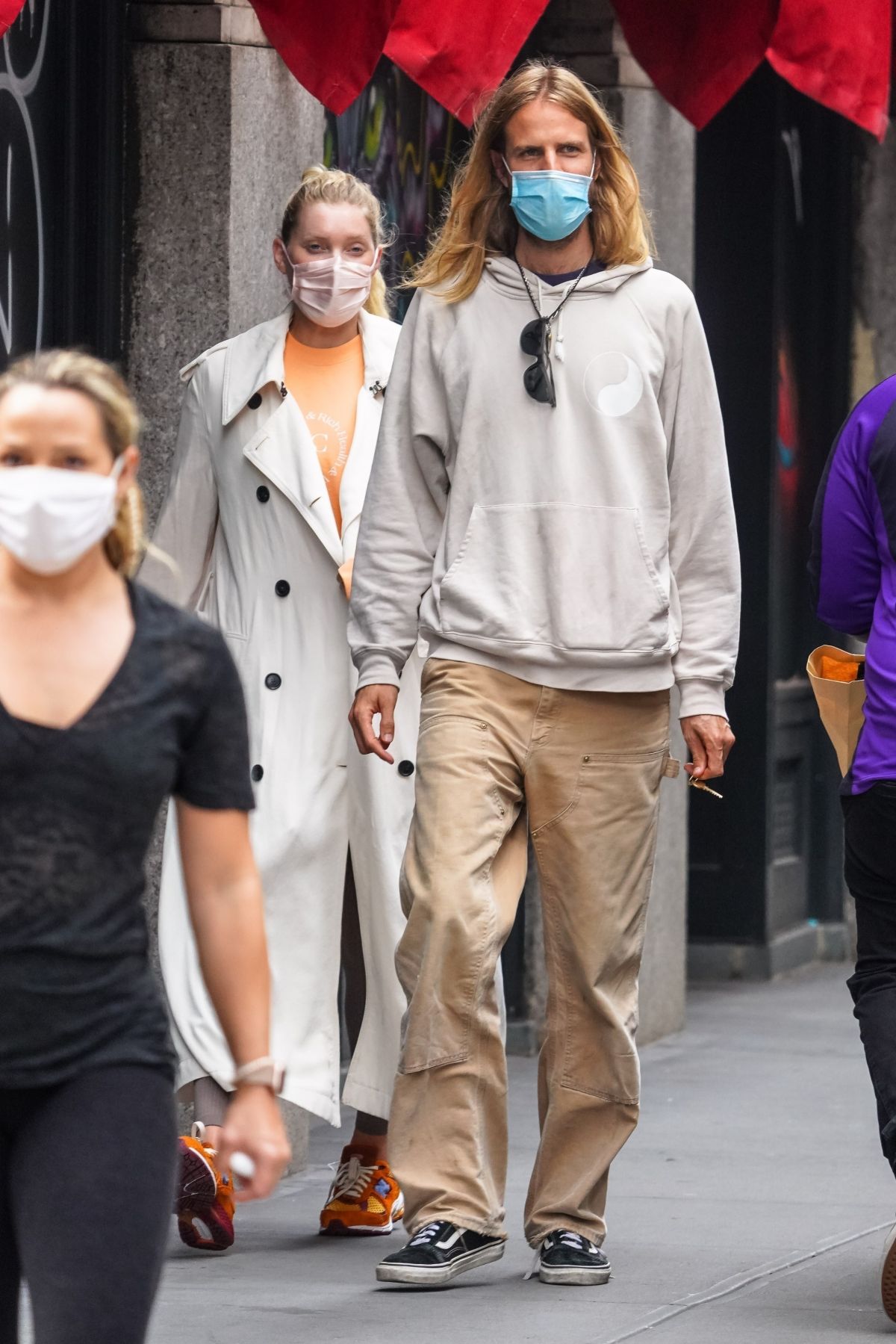 ELSA HOSK and Tom Daly Out in New York 09/17/2020 HawtCelebs