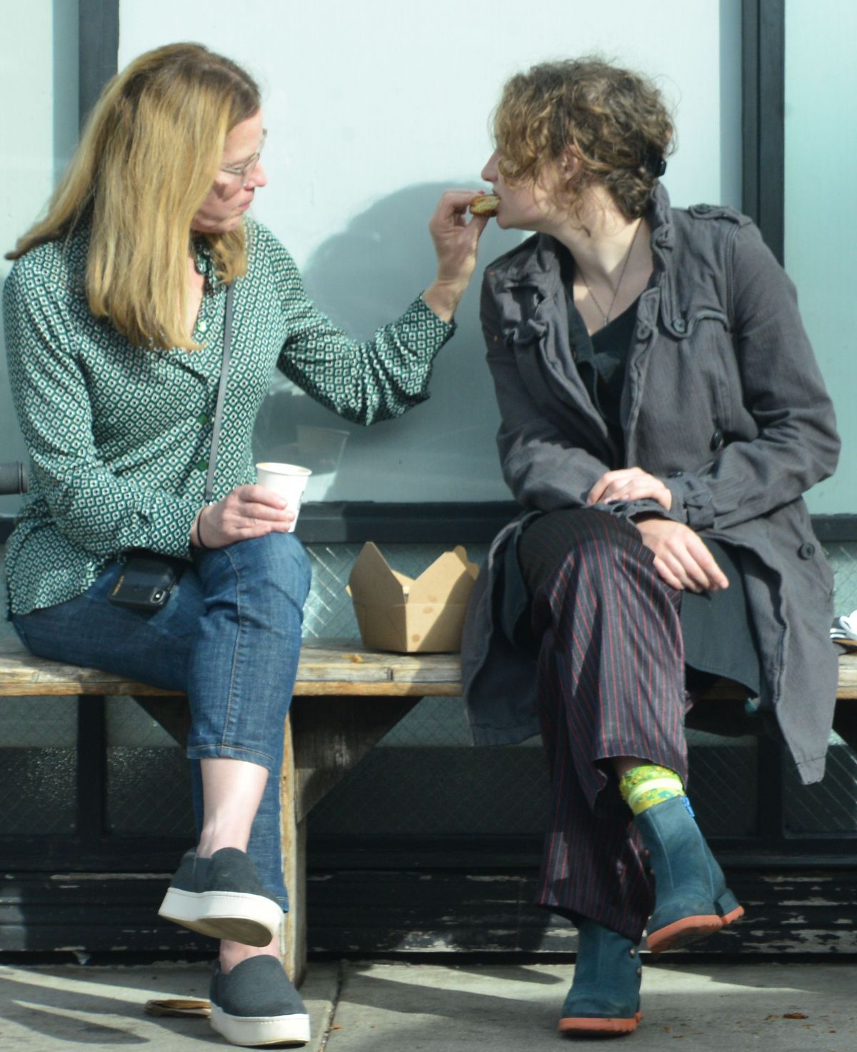 ELIZABETH SHUE and STELLA STREET GUGGENHEIM Out for Coffee in Venice 01