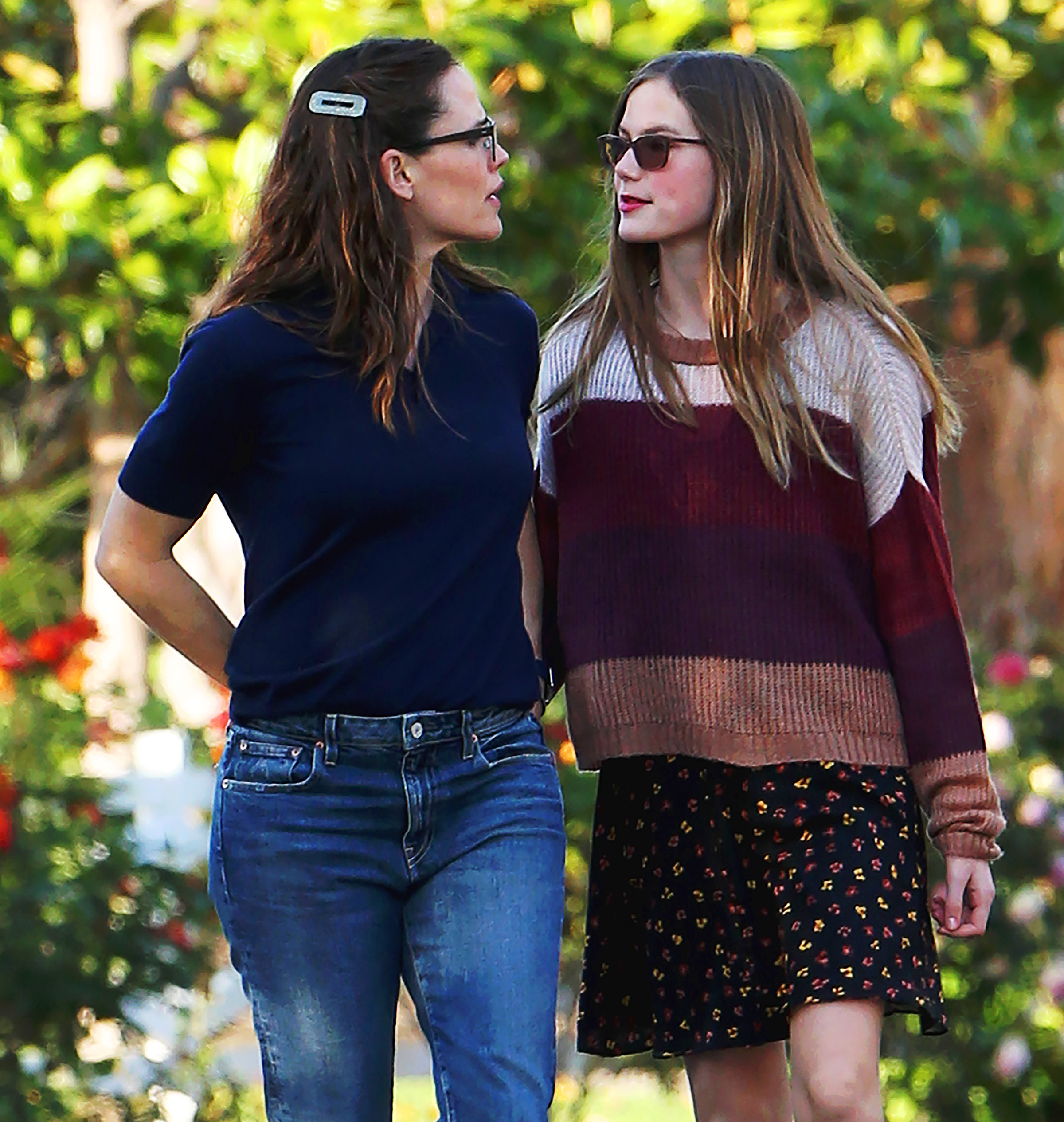 Jennifer Garner and Daughter Violet Look Like Twins During Daily Walk