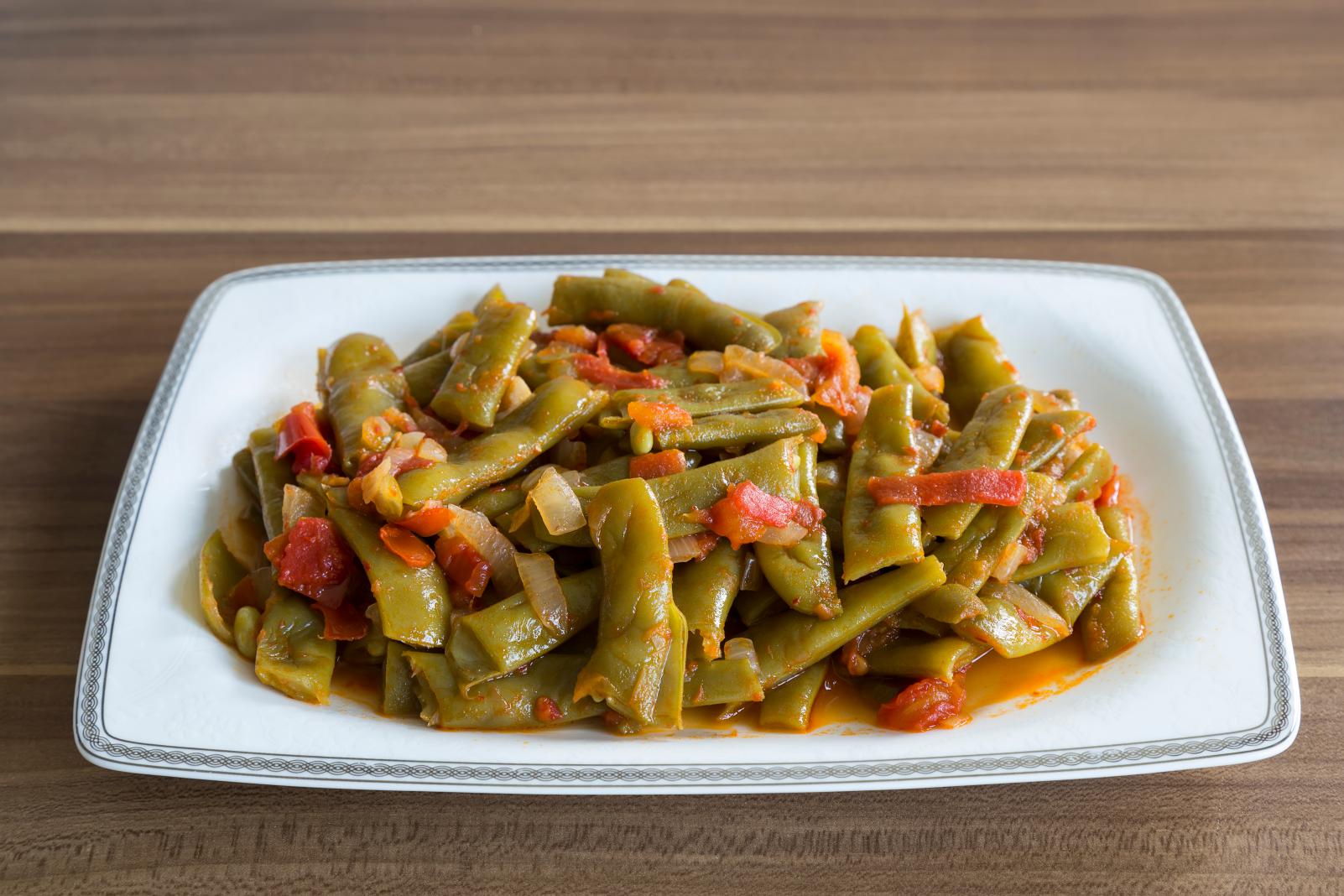 cooked beans in tomato sauce greek vegan food