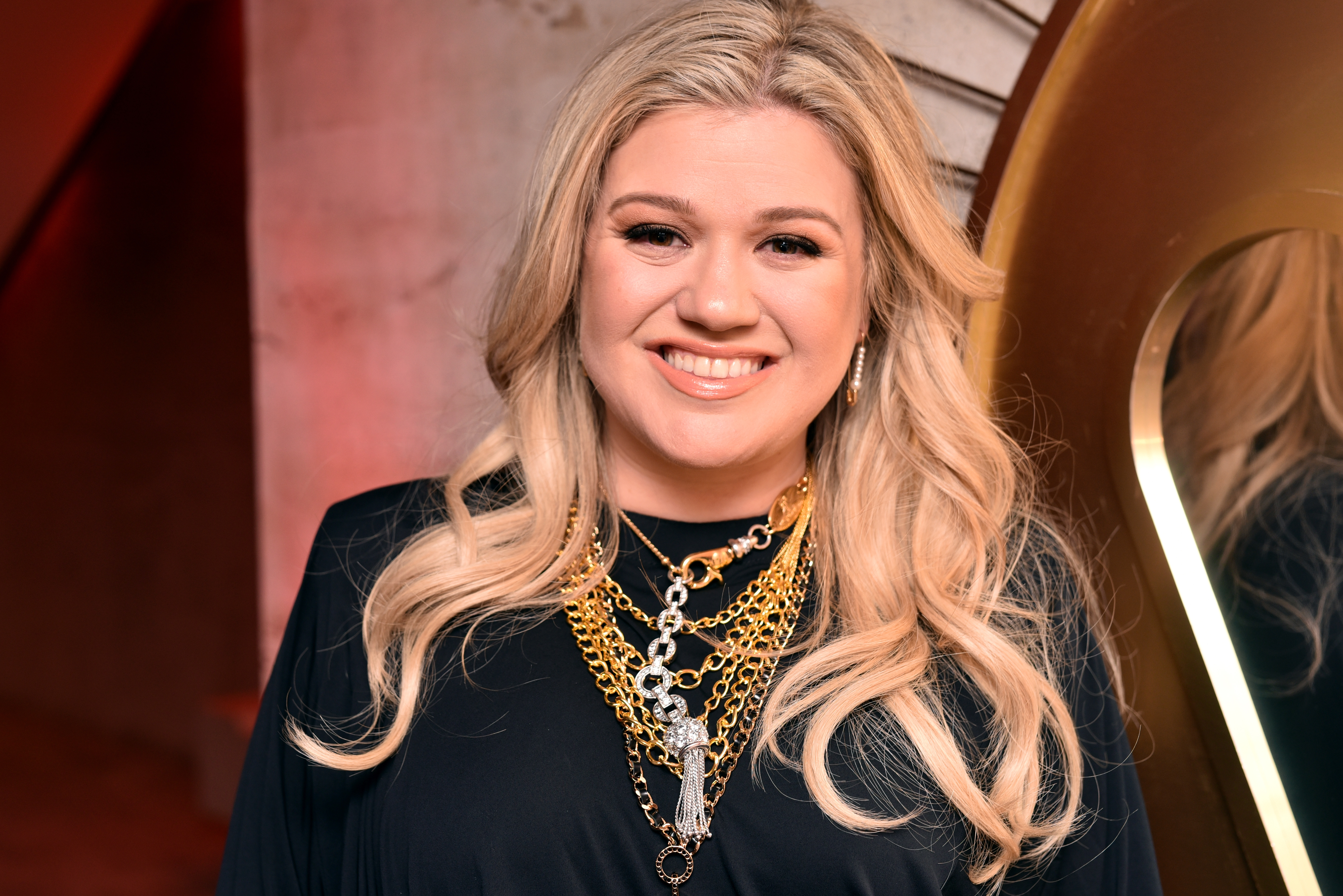 Kelly Clarkson Weight Gain Why 'The Voice' Coach Decided to Shed Pounds