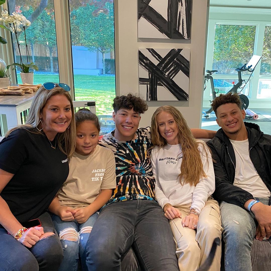 Patrick Mahomes' Family Meet His Parents, Brother and Brittany