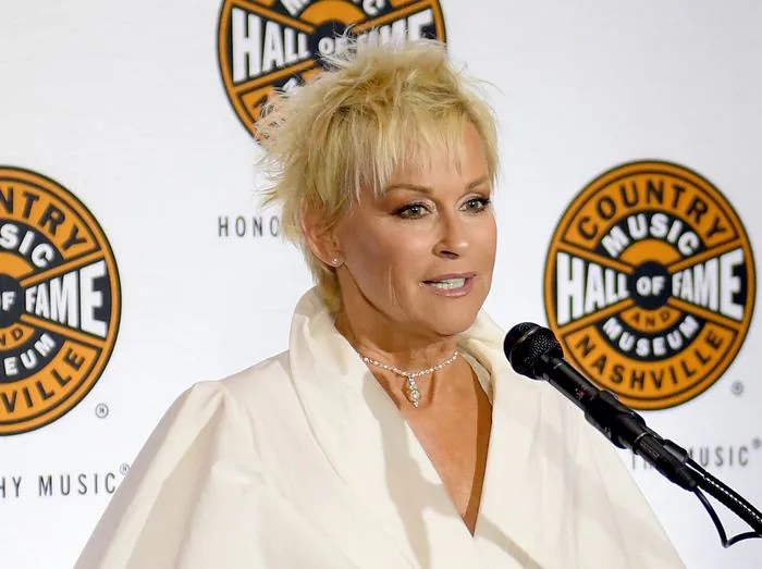 Lorrie coming to Mohegan Sun
