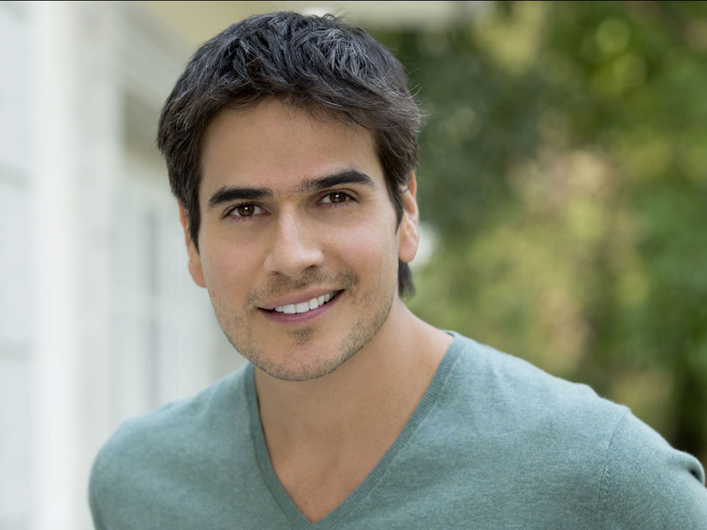 Who is Actor Daniel Arenas dating? Know about his affairs and