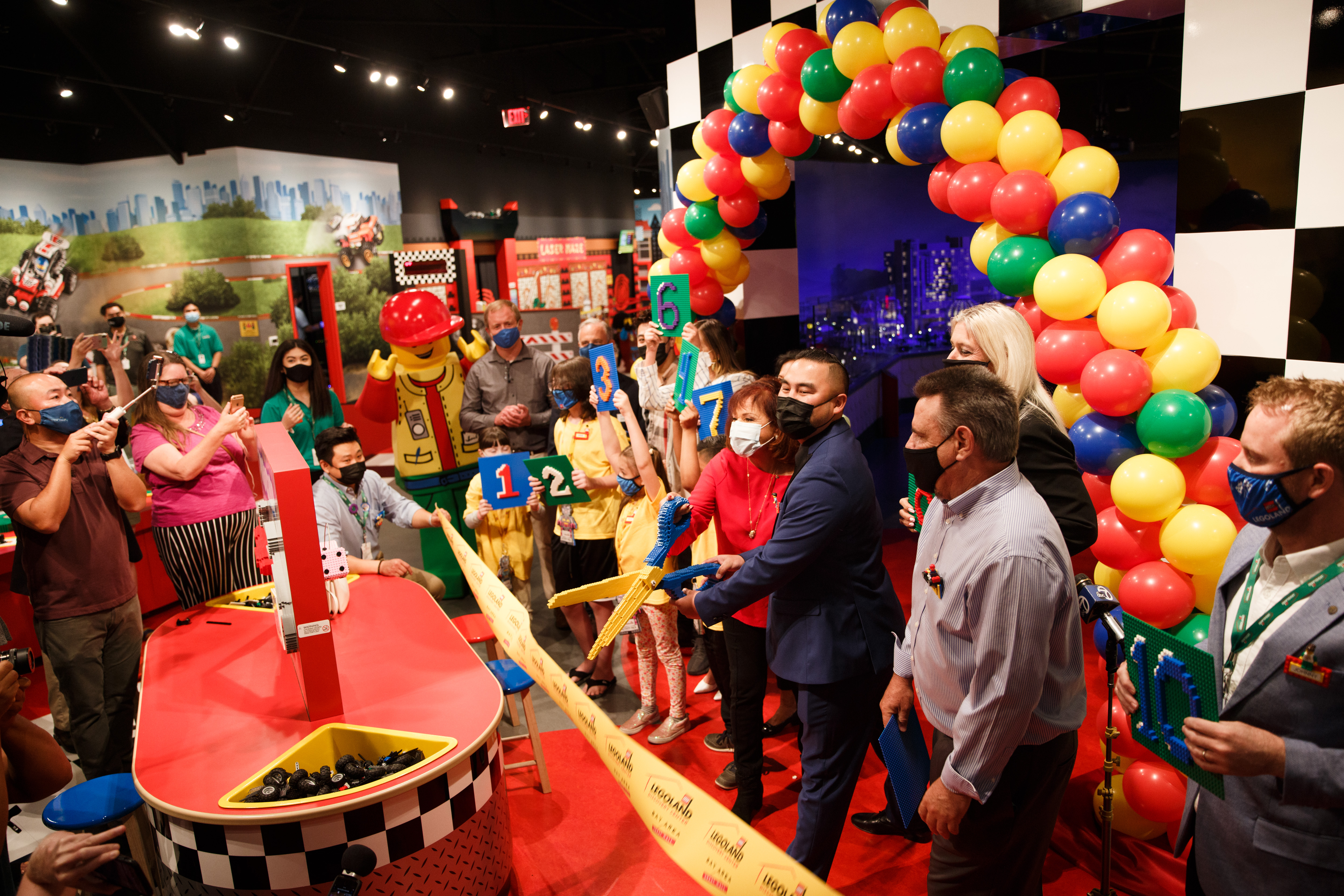 Peek Inside Legoland Discovery Center S Grand Opening In Milpitas