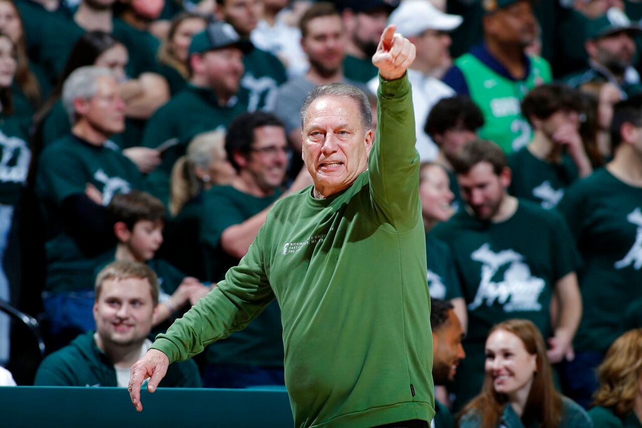 Tom Izzo calls for class, respect from Michigan State fans during