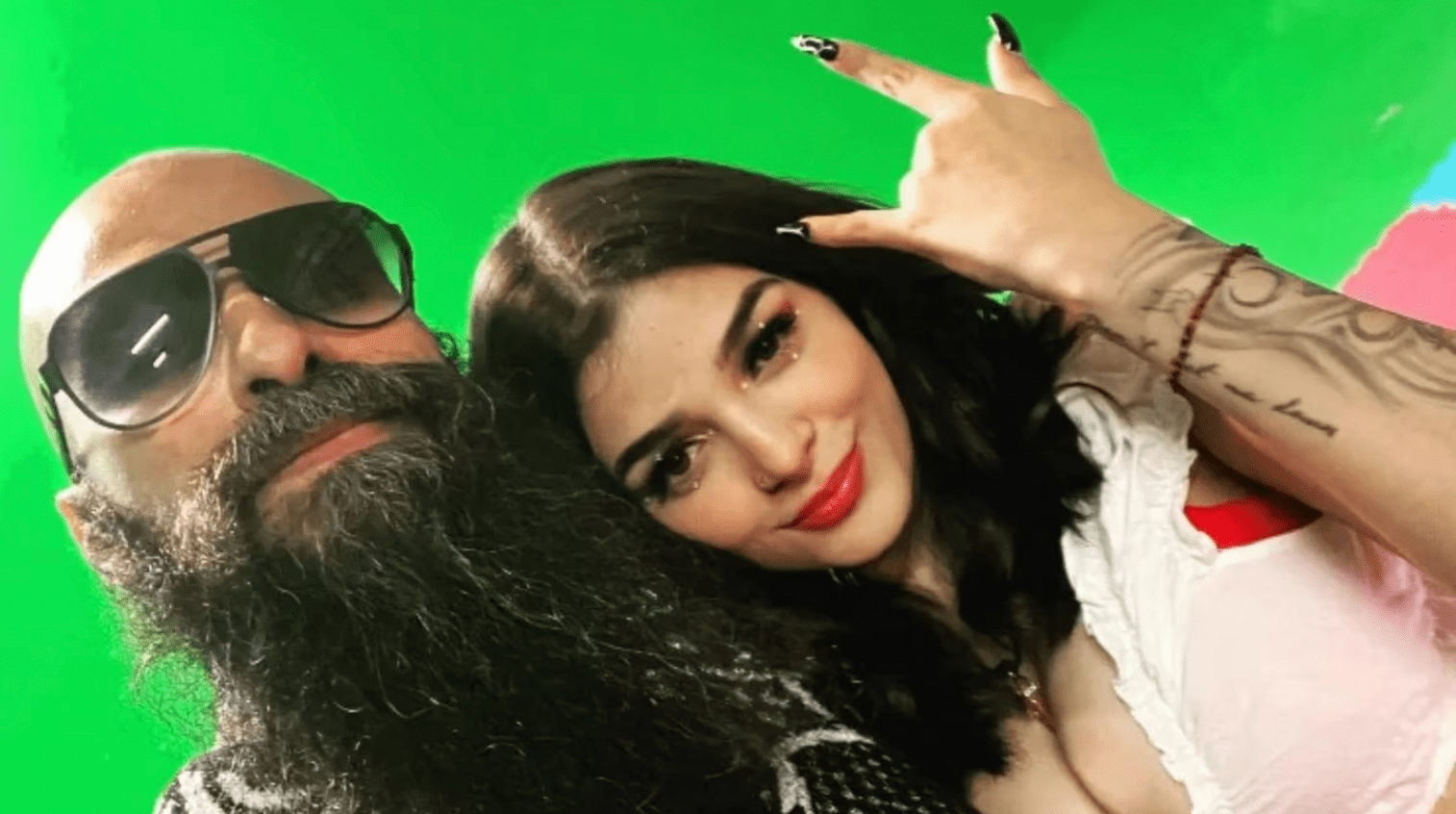 Karely Ruiz y Babo de Cartel de Santa en un nuevo video explícito