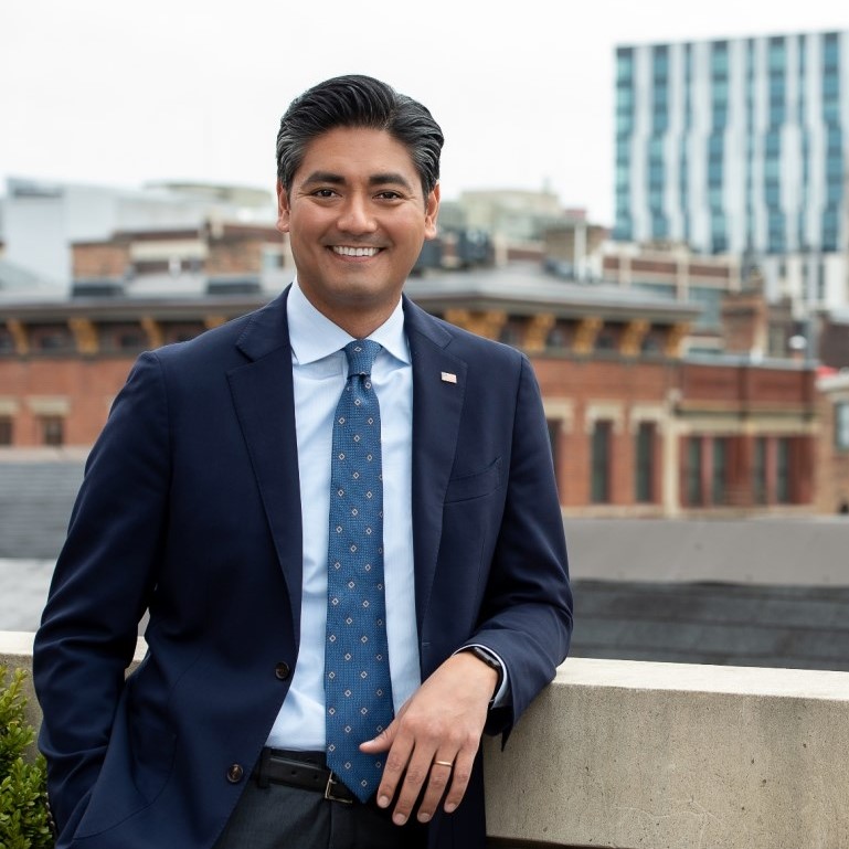 U.S. Senator endorses Aftab Pureval for Mayor of Cincinnati News