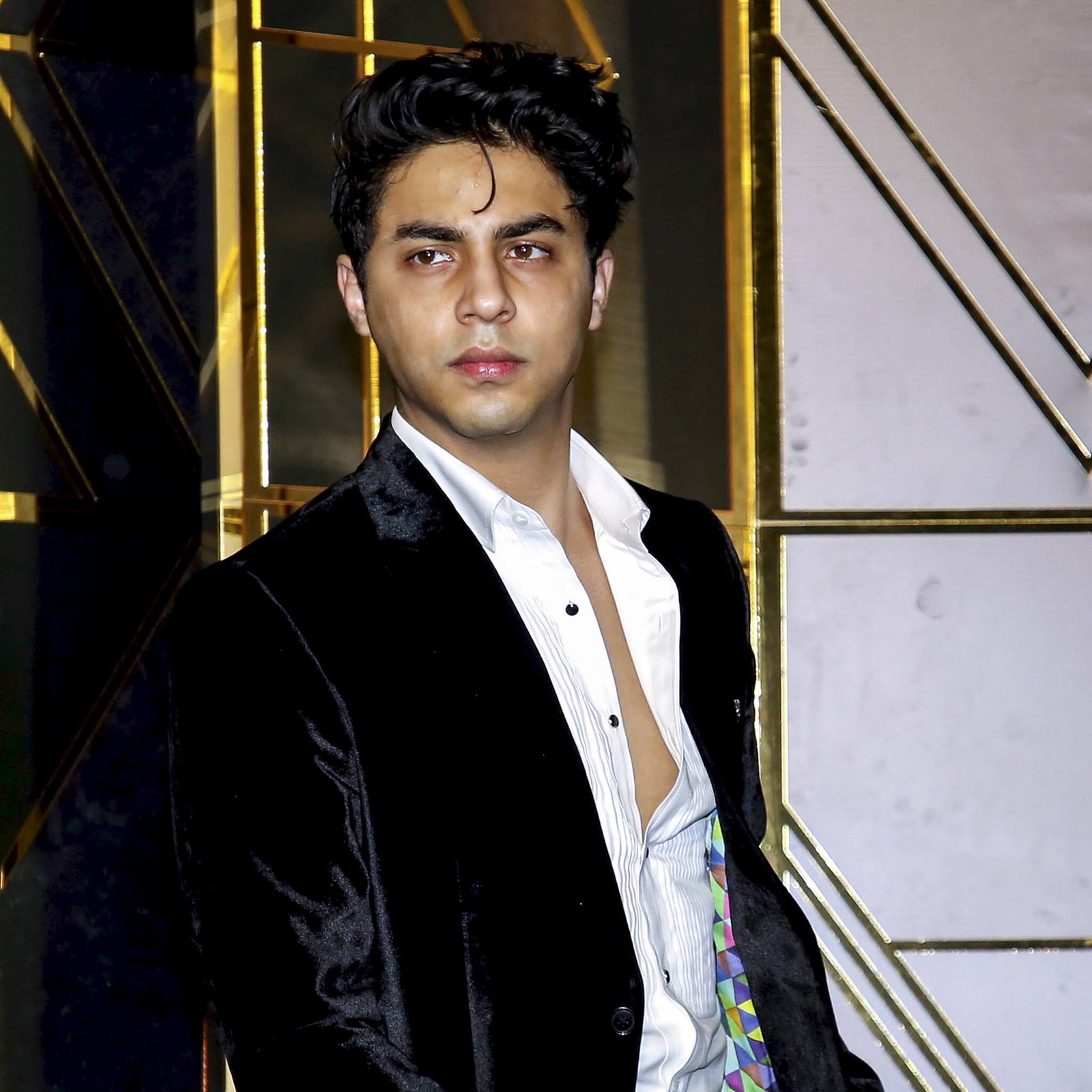 Video Aryan Khan was seen partying in the club after getting a clean