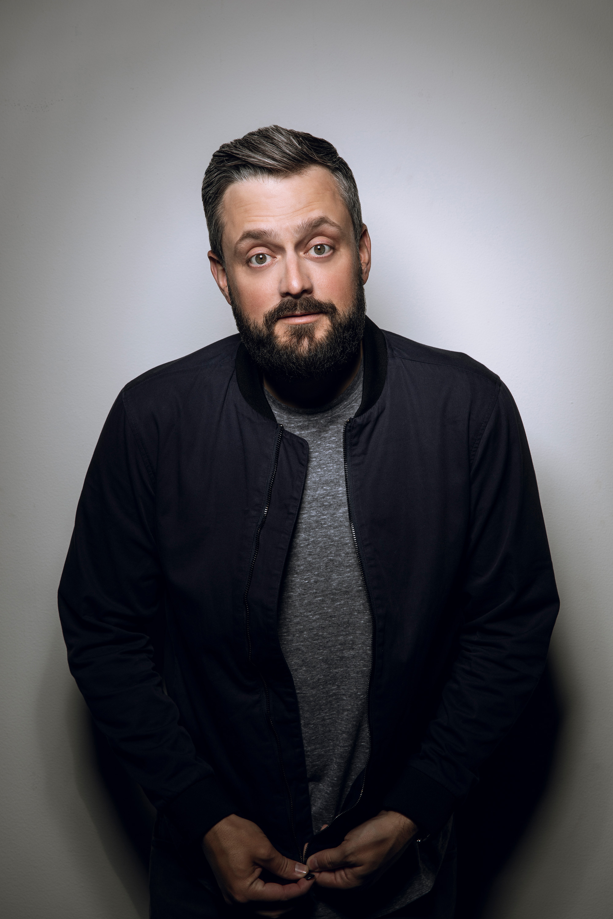 Comedian Nate Bargatze talks honking fans, his magic dad and clean
