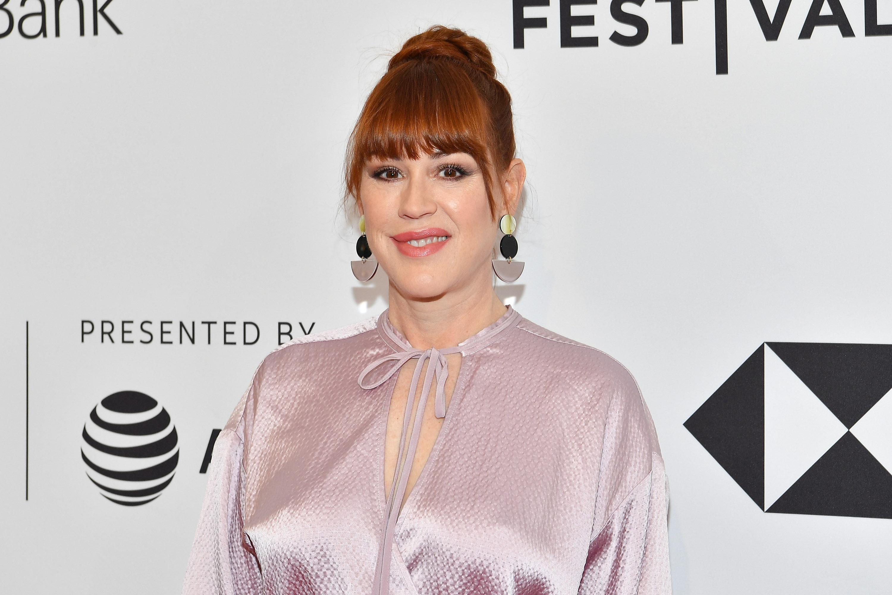 Molly Ringwald thanks Southwest Airlines for saving her father’s life