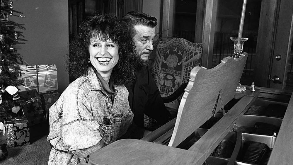 This Is How Many Times Waylon Jennings Was Married PicTellMe