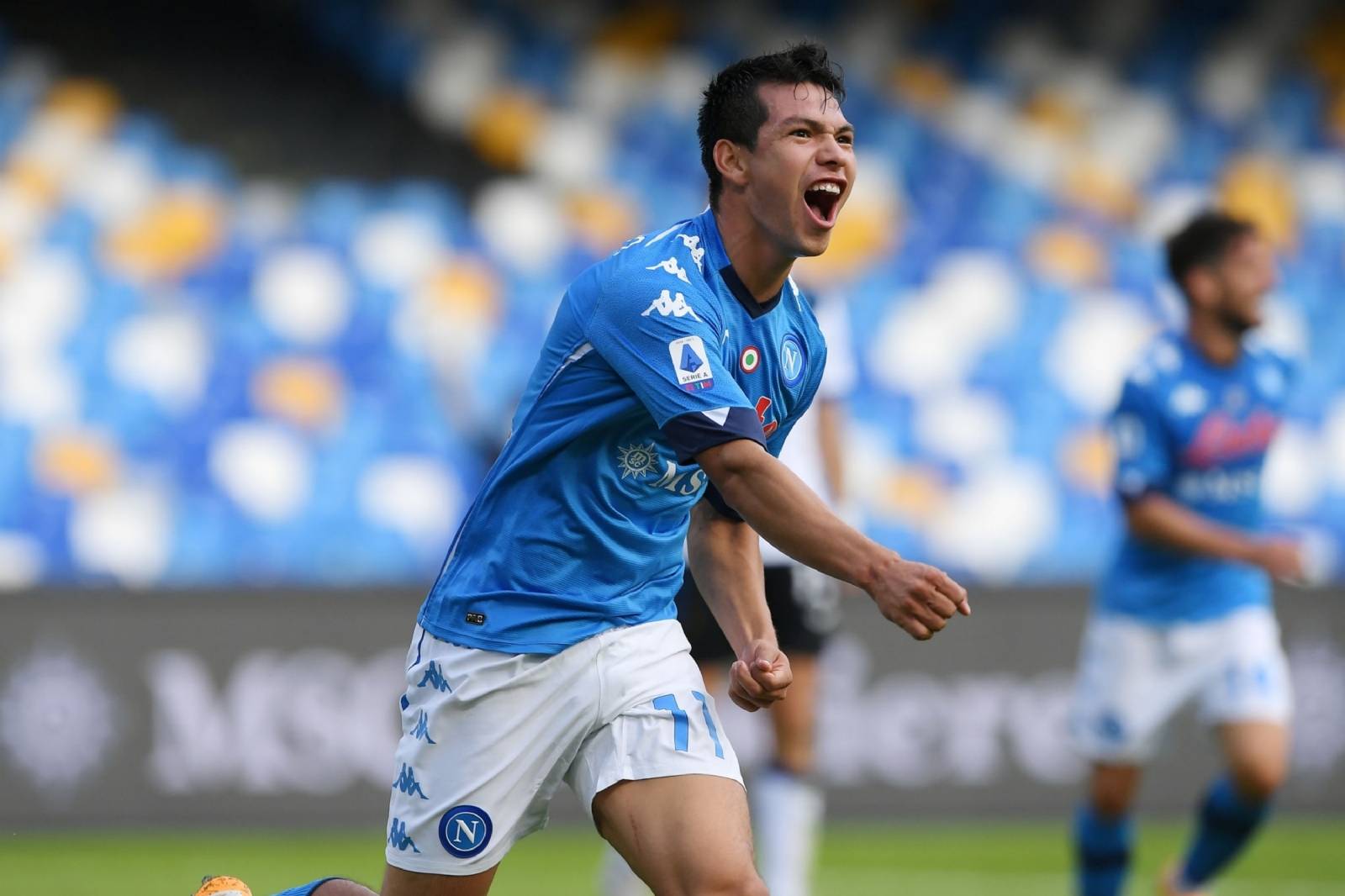 ‘Chucky’ Lozano marca doblete en sólo 4 minutos en goleada del Napoli