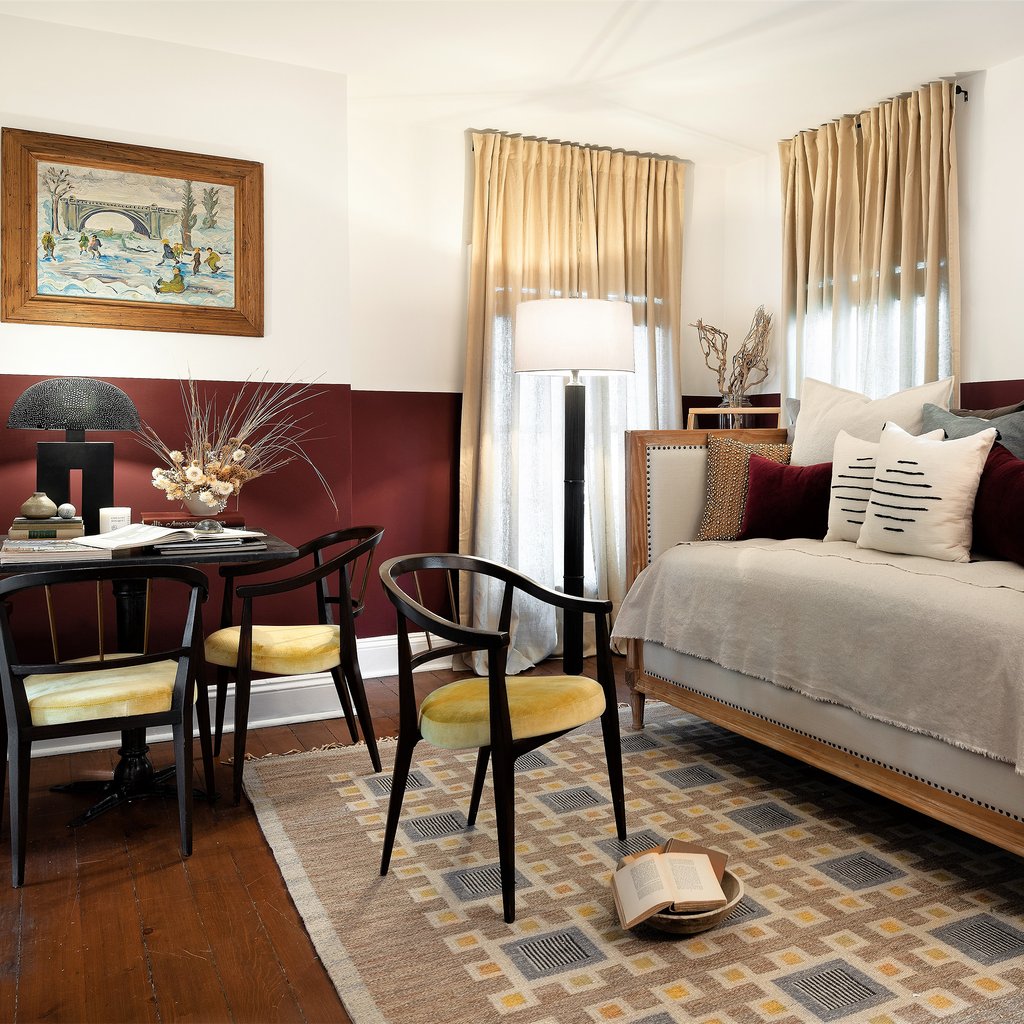 throw pillows on a daybed
