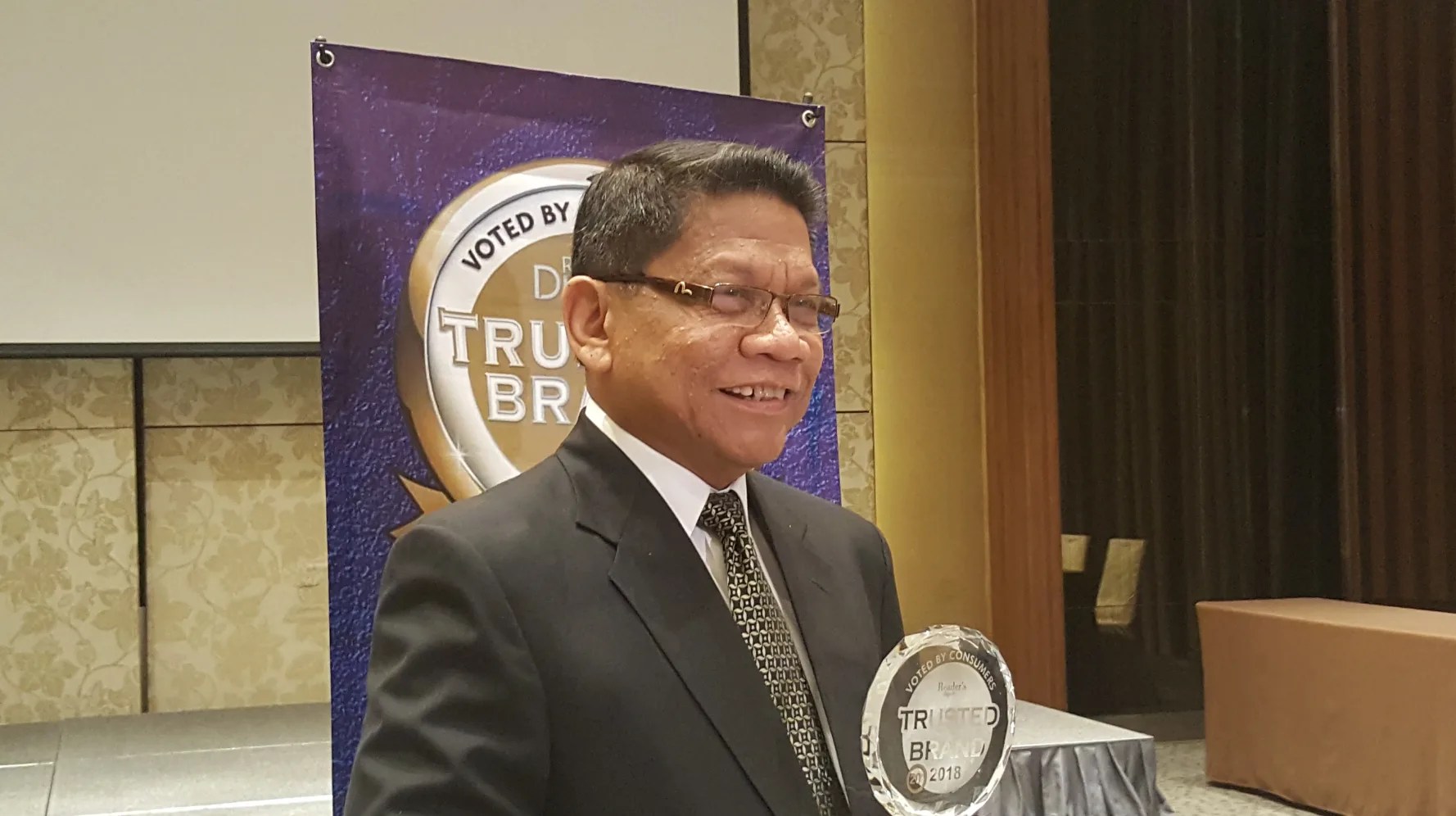 Veteran broadcast journalist Mike Enriquez dies